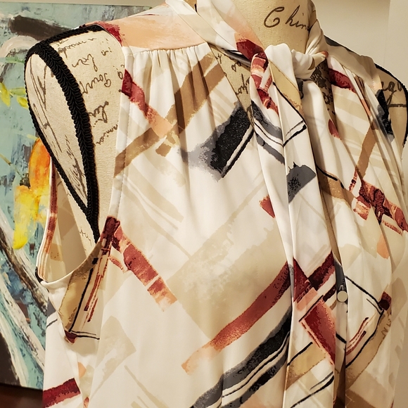 White House Black Market Women Multicolor Sleeveless Tie-Neck Blouse Size 12. - Picture 5 of 7
